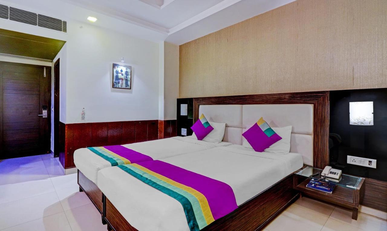 Light House Agra By Park Tree Hotel Ngoại thất bức ảnh
