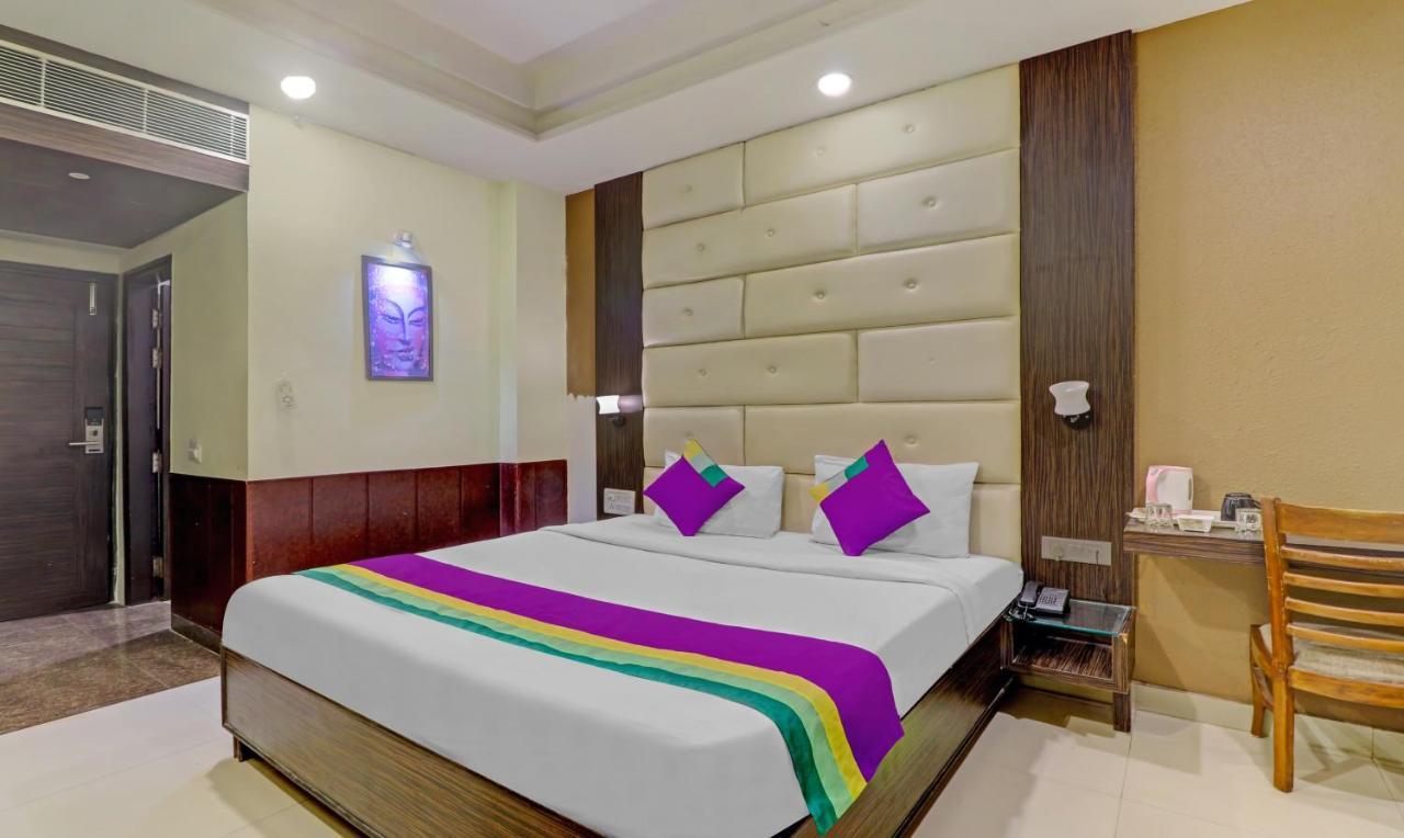 Light House Agra By Park Tree Hotel Ngoại thất bức ảnh