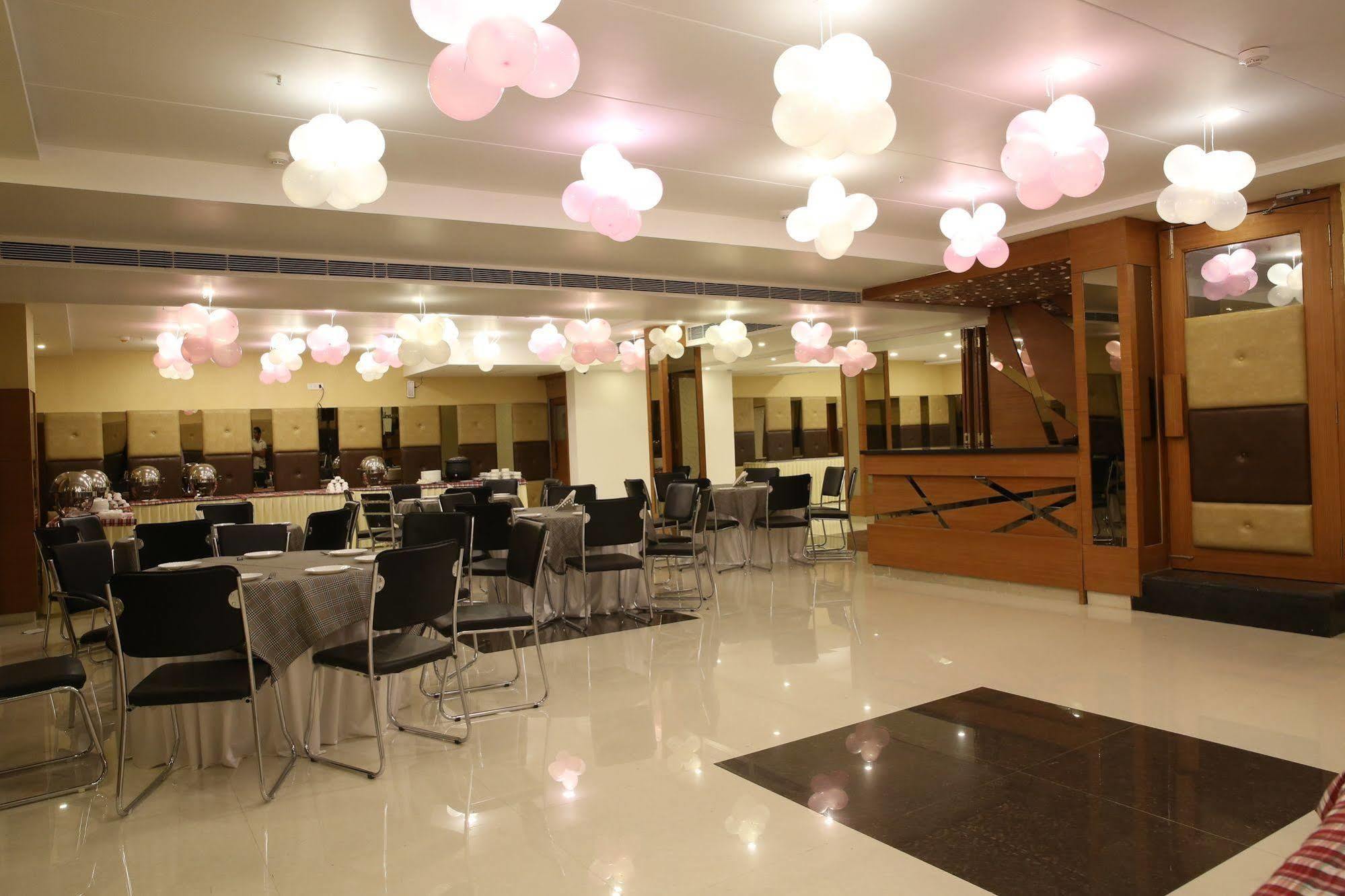 Light House Agra By Park Tree Hotel Ngoại thất bức ảnh