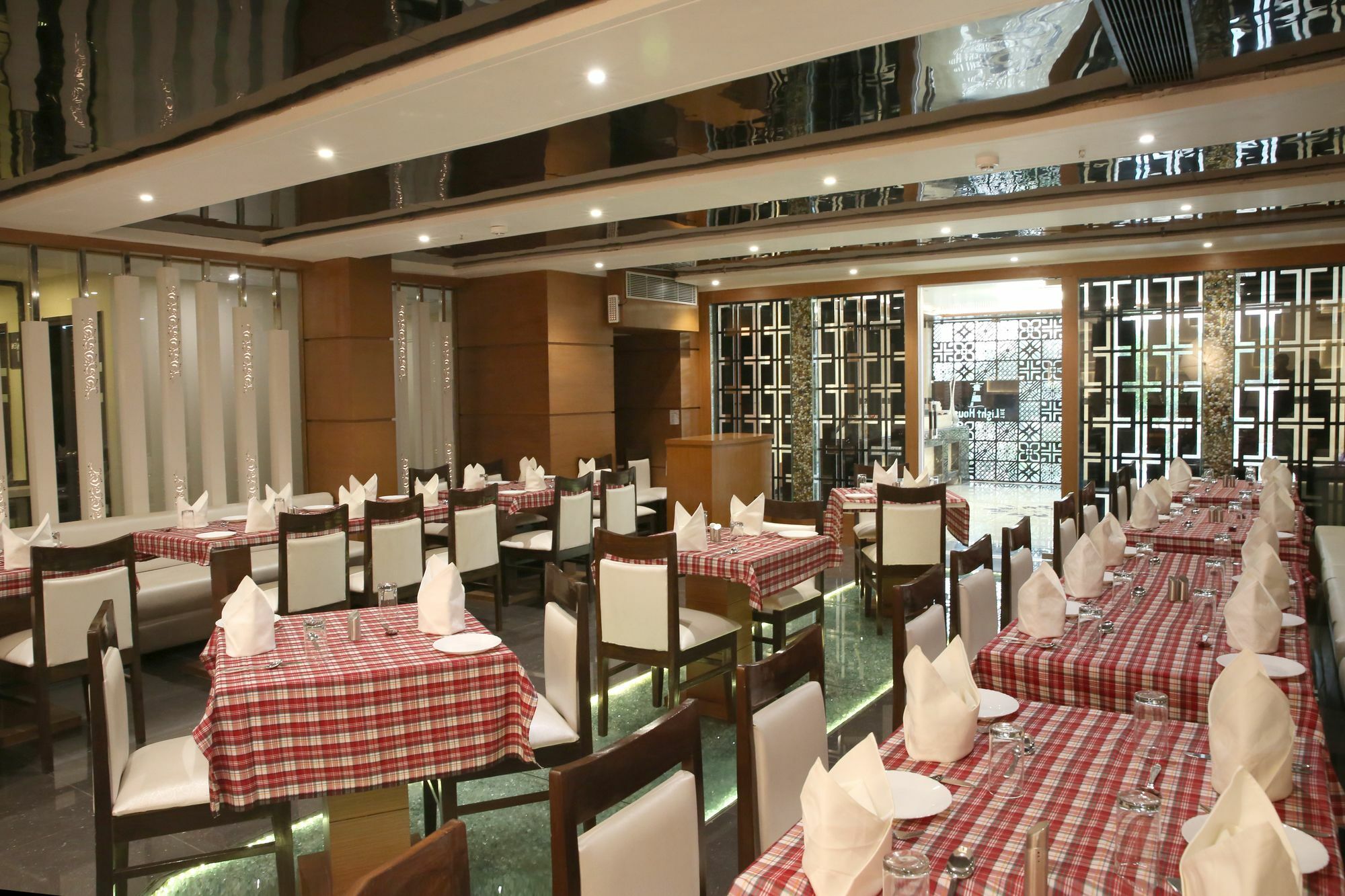 Light House Agra By Park Tree Hotel Ngoại thất bức ảnh